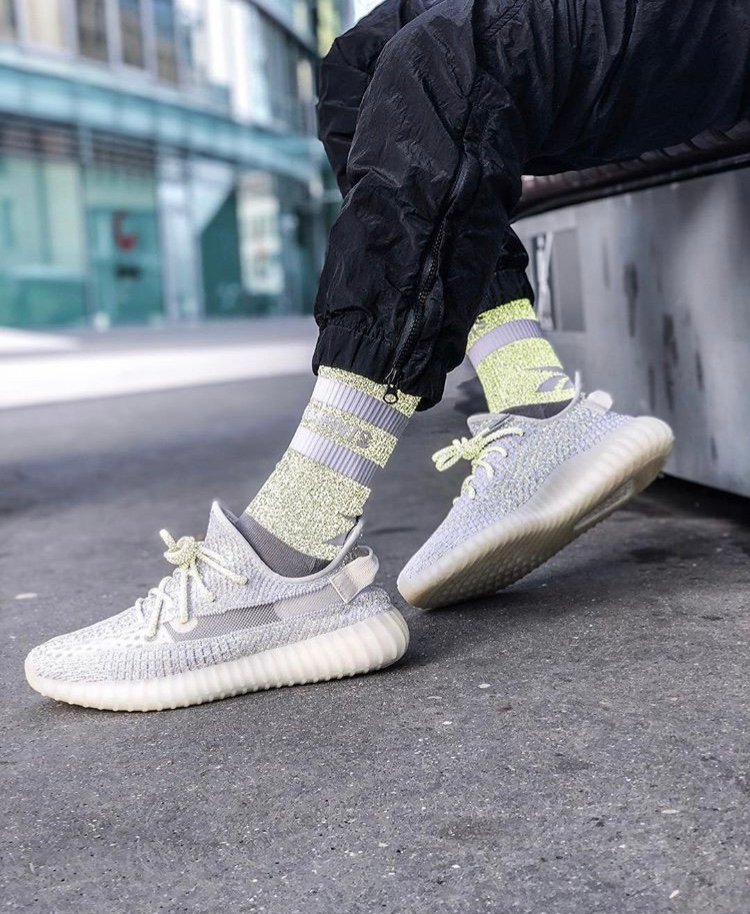 Krateandco's tweet photo. Reflective Season!
Creative shot by @Larsquavo📸
#krateandco #hypebeast #boostvibes #boosthaven #yeezyboost #highsnobiety #modernoriety #praisemag #womft #nicekicks #sneakerfreakerfam #epsilonmagazine https://t.co/a0LlTgGNbo