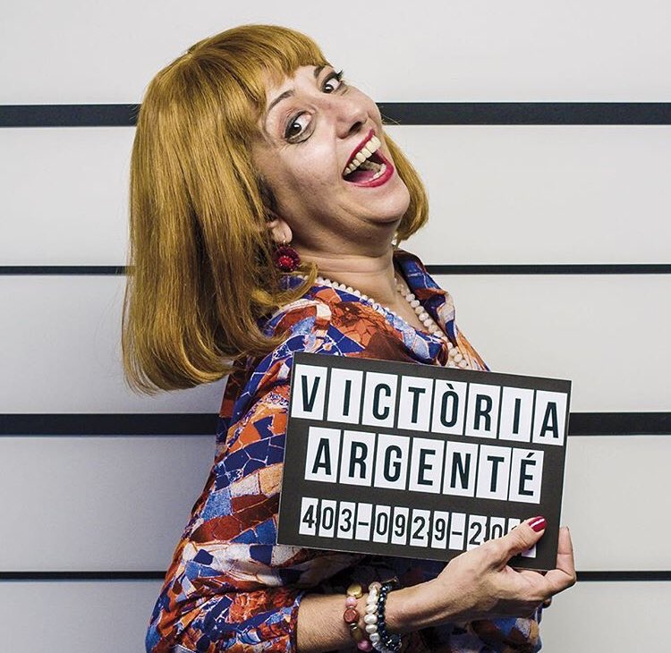 Balf_fans's tweet photo. L’Angela, el Nando, la Victòria, el Raül, l’Alex, el Fran, el David, la Sara,... els de sempre, pero més suspitosos que mai 🤷🏽‍♀️🙈
Avui a les 22h a @tv3cat torna @BALFTV3 ‼️❤️
#TornaBALFTV3  #BALF2 #serie #humor #familia https://t.co/qk1NGriZbX