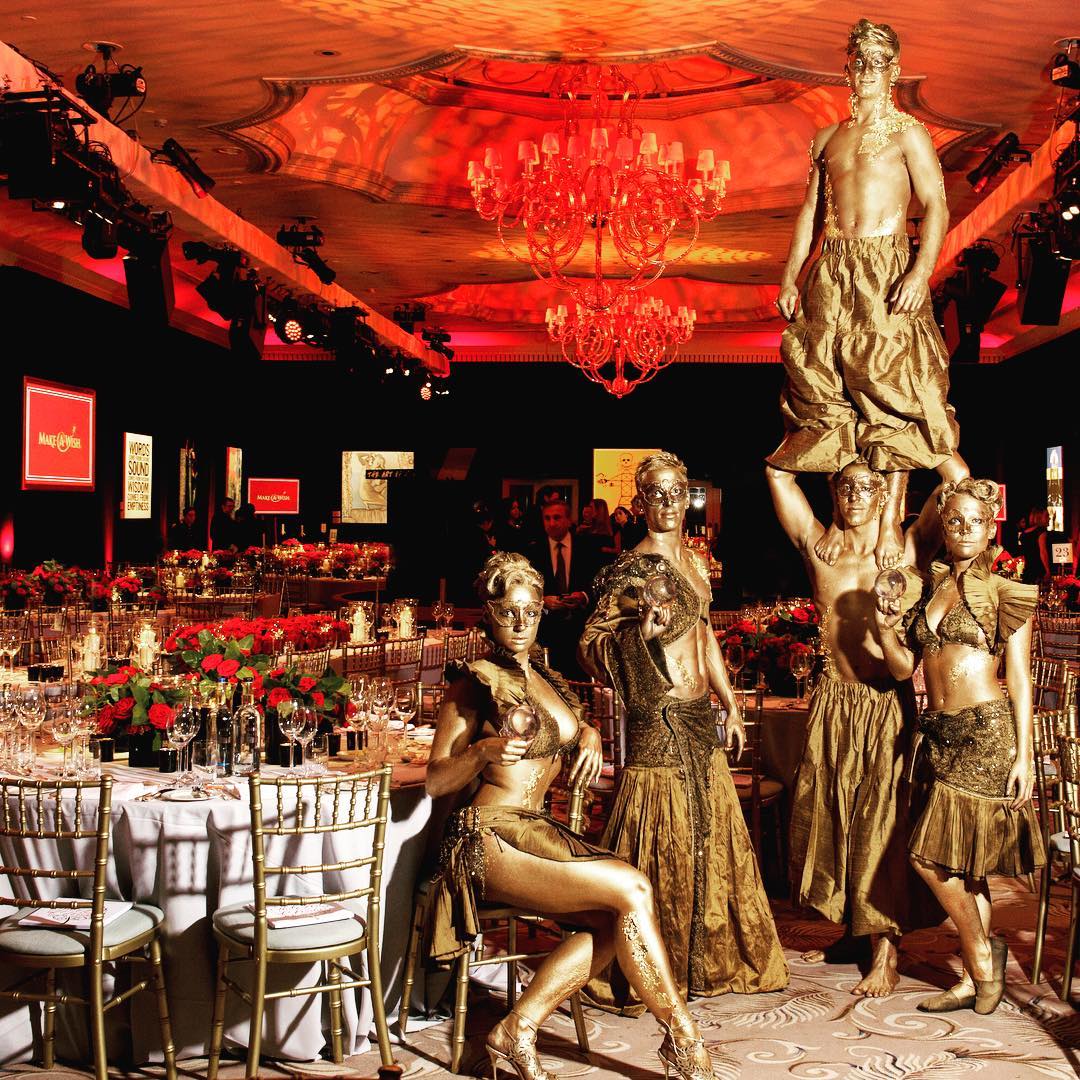 Hollywood_Pop's tweet photo. #MakeAChange and #MakeItEntertaining! Add a theatrical flair to your fundraising event and you've got party gold!
.
.
.
#Repost @bananasplitplc
@makeawishuk @dorchestercollection
.
.
.
#eventinspo #hollywoodpop #EventManagement #decor #design https://t.co/Og8nQ0YEQm