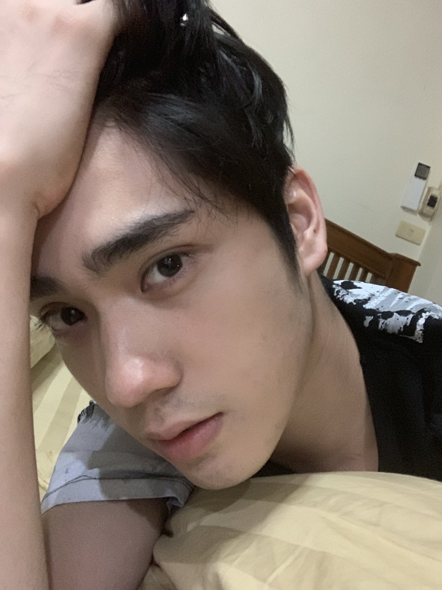 Tee_Jaruji's tweet photo. ตอนนี้ ผมก็ช็อตครับ ถ้ายังไม่ไปอาบน้ำ จะโดนช็อตด้วยไม้หน้า3 ล่ะจริงๆ #โดนเธอช็อตกลางหัวใจ https://t.co/8V9i1yNT09