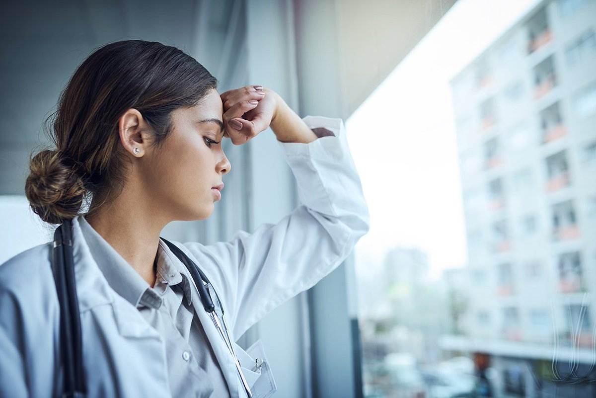 UM_IHPI's tweet photo. Right now, graduating #medstudents around the US are ranking the #residency programs they'd like to train at. New research from our member @srijan_sen_lab of @DepressionCntr suggests the program they end up at may affect their #mentalhealth: https://t.co/iZ6EmIcwes https://t.co/8HM8imPafa