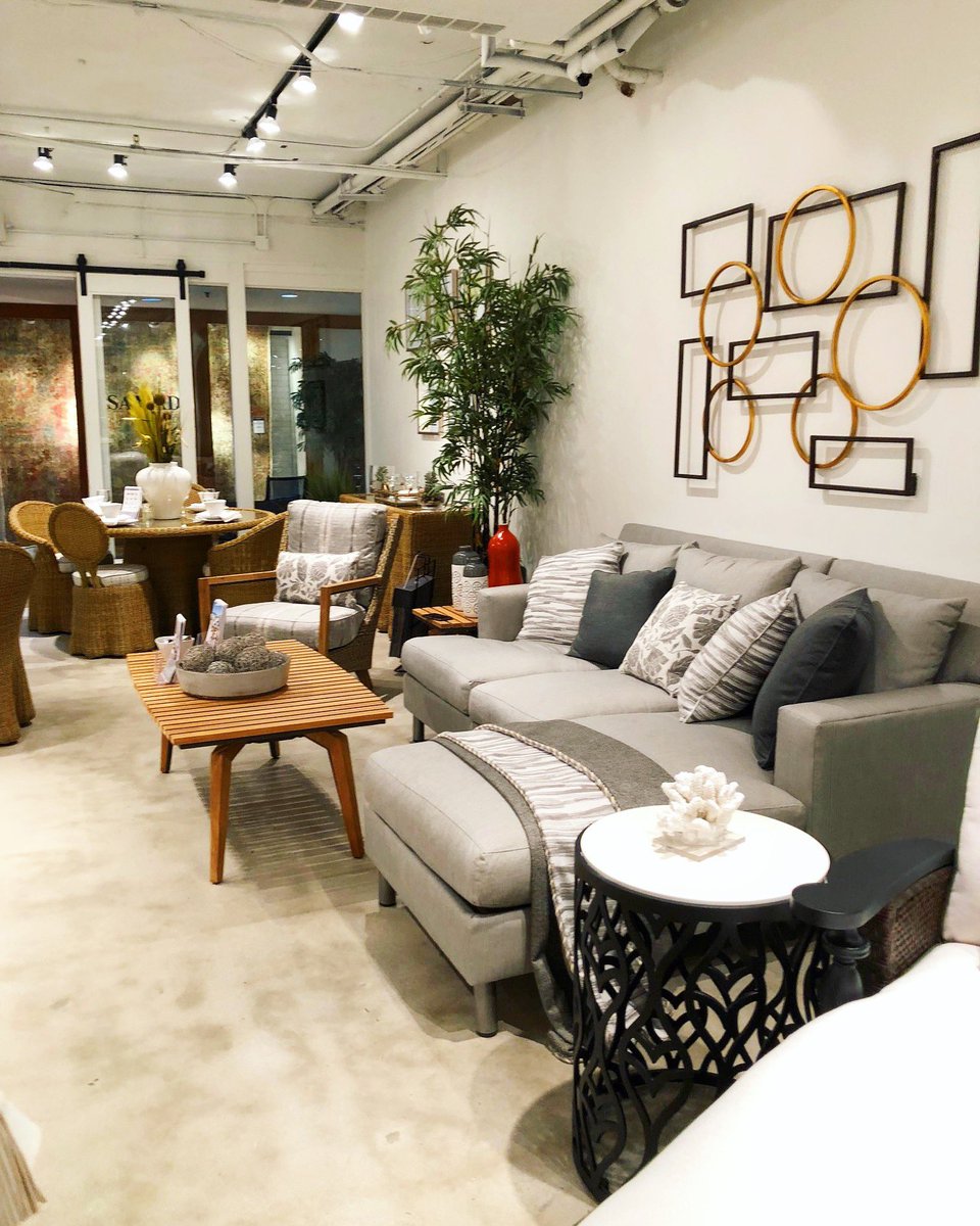 #MonochromaticMonday! Love this greyscale modern interior from @LaneVenture!
#hpmkt #hpmkt2018 #highpoint #furnituremarket #laneventure