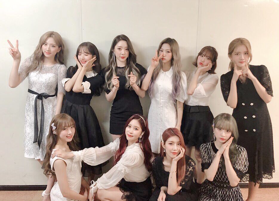 blingstar225's tweet photo. [#WJSN] La La Love 1st week outfits 

190110 m countdown 💙🖤
190111 music bank ✨

#wjsnoutfits #오늘의우주복 #우주소녀 https://t.co/6yq8oR4jqm