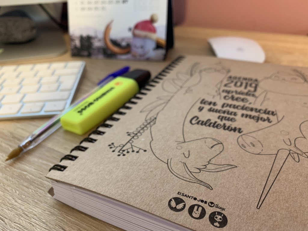 la_tipo's tweet photo. No se puede comenzar un lunes sin tener a mano la #agenda. Gracias @el_santojob.
#impresiondigital
#impresion
#encuadernaciones
#wireo
#papelkraft
#diseño
#ilustraciones https://t.co/USpwiOYGcT