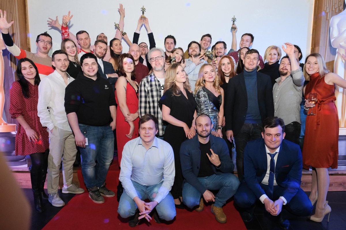 PlaynetaTW's tweet photo. Hey #ff!

These are our photos from New Year's @PlaynetaTW party. We've handed own #Oscars @TheAcademy and met with the greatest Mini Pig of the 2019 YEAR.

#Playneta #Zeppelin #DreamTeam #gamedev #workhardplayhard https://t.co/QpPRlRsKUp
