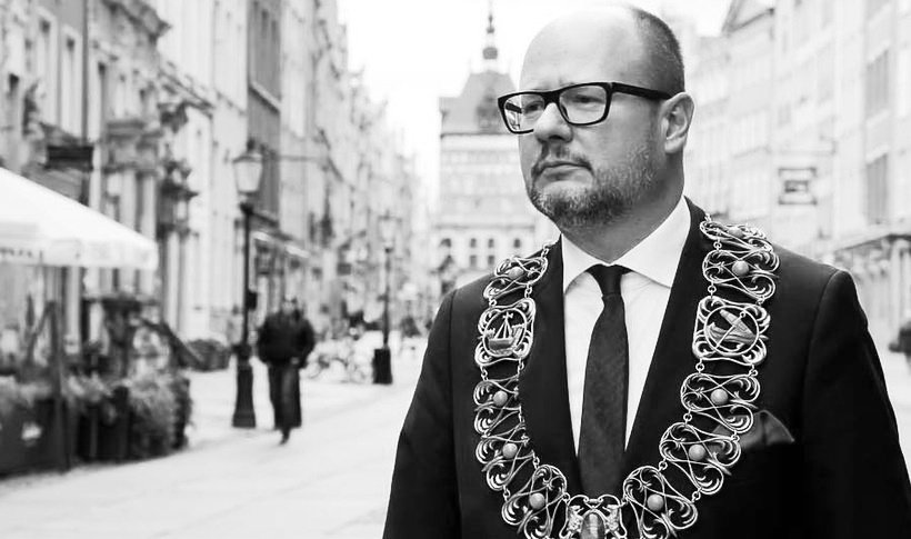 Dominyka___'s tweet photo. Szewc Herostrates aby zaistnieć w historii spalił jeden z siedmiu cudów świata - Artemizjon.
Historia niestety się powtórzyła...
#Adamowicz #wyrazywspółczucia #spoczywajwpokoju https://t.co/zHKe8sBhuI