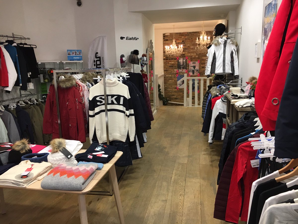 Ski_Press's tweet photo. Hatch Label’s London pop up shop (https://t.co/RoRqOx1t8n) is still open for business through January and February stocking Panda Goggles and the new FLOA baselayer.
#popup #snowsports @floasports @PandaOptics @PlanksClothing #hatchlabel #SPnetwork https://t.co/xY5PqRiSxh