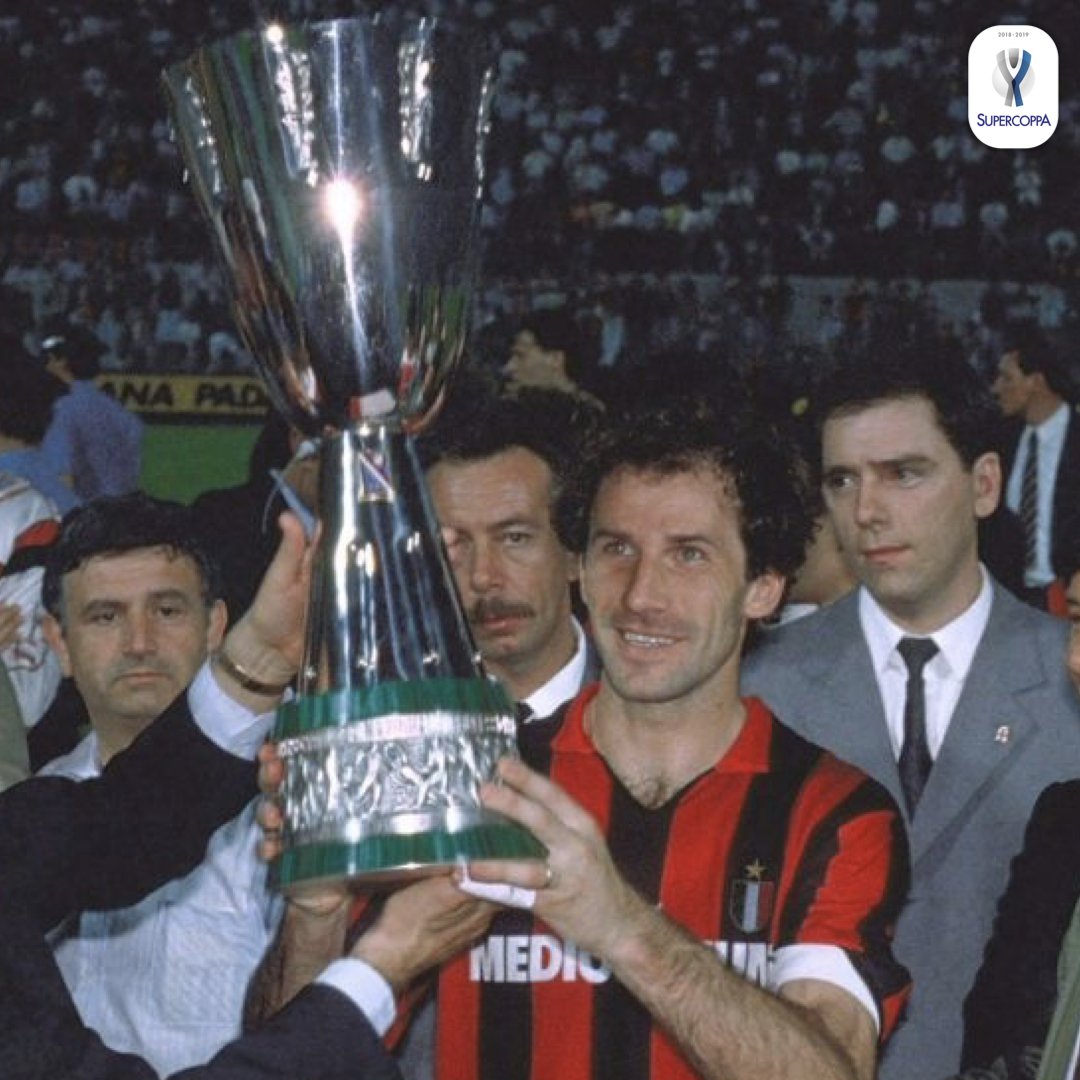 Lo sapevi che... la #supercoppa italiana fu disputata per la prima volta il il 14 giugno 1989 e fu il @acmilan ad aggiudicarsi la prima edizione del trofeo! 🧐
//
Did you know that... the #supercoppa was first played on June 14 1989 and it was won by @acmilan!