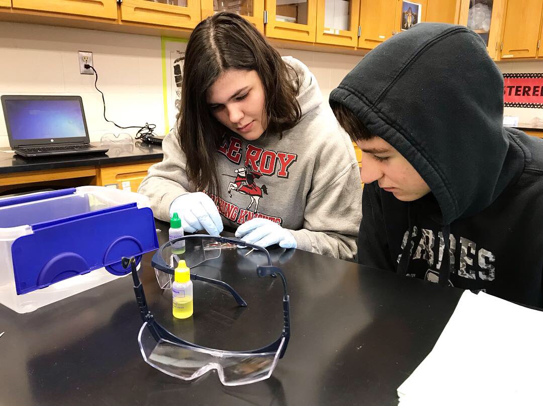LeRoy_CSD's tweet photo. It is a crime scene in Mrs. Lovria’s Living Environment Labs today! Knights are doing blood analyses on the victim and 4 suspects to try and crack the case! Accuracy skills are very vital!
#LeRoyScience
#CSIKnights https://t.co/ljLhqaQFzC