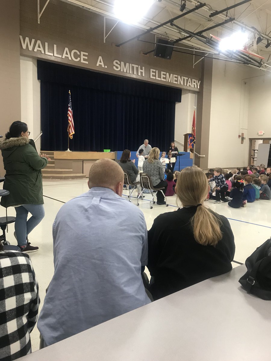 HCSHarrisonBay's tweet photo. Great time celebrating lifelong leaders and academic champions today at Wallace! @WASPTA #HBLCexcellence https://t.co/m7nXMBucsC