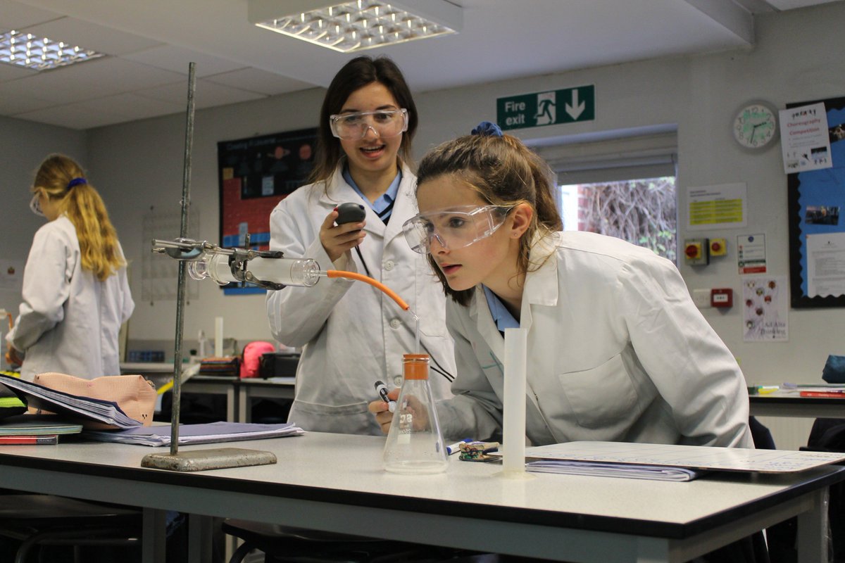 CHSSTEM's tweet photo. Year 10 donned their lab-coats and protective goggles to test the reaction speeds of different reactions this afternoon https://t.co/8DpRxVO8Zf