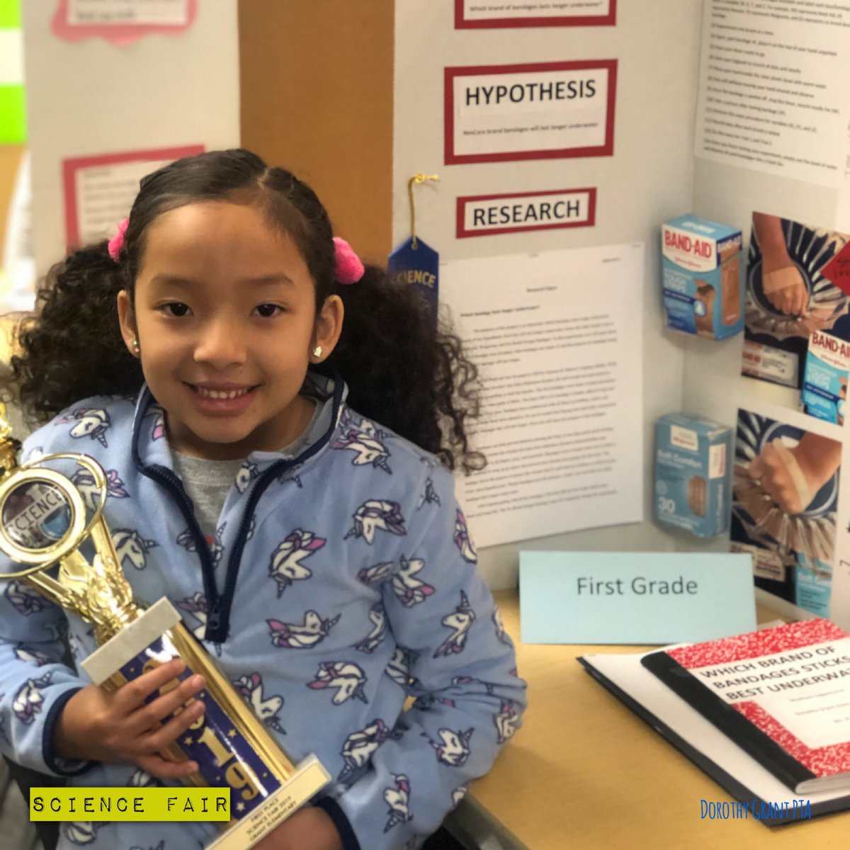 DGEpta's tweet photo. Sharing a few pictures from the Science Fair Preview on Friday. 
Students proudly presented their projects that they worked on at home. We have a lot of talented students @DorothyGrantES !
Thank you Mrs. Luna for coordinating this fun activity for our students! https://t.co/oytKNOVcXv