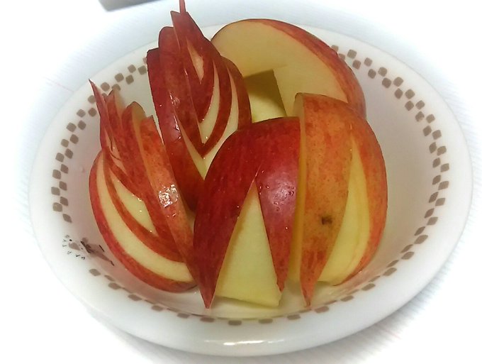りんごの基本的な切り方は おしゃれ かわいいカット方法も紹介 お食事ウェブマガジン グルメノート
