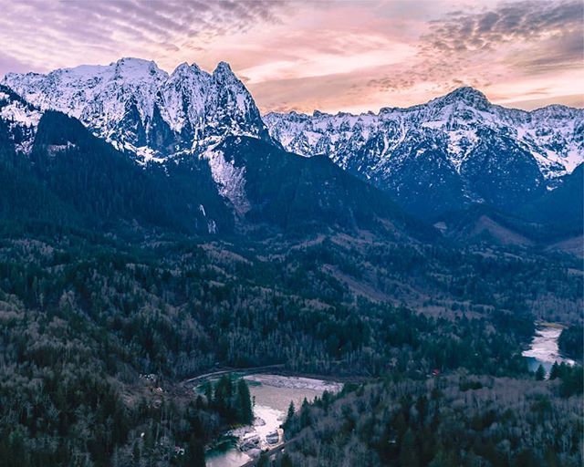 echadwilliams's tweet photo. Another pull the car over moment.
#tyeriver #stevenspass #mountains #sunset #visitwashingtonstate #washingtonstate #dji #phantom4pro #djiglobal #drone #dronestagram #dronephotography #droneoftheday #epicdronepics #moodygrams https://t.co/8sW8CcKbls https://t.co/l8L0JlQ2yB