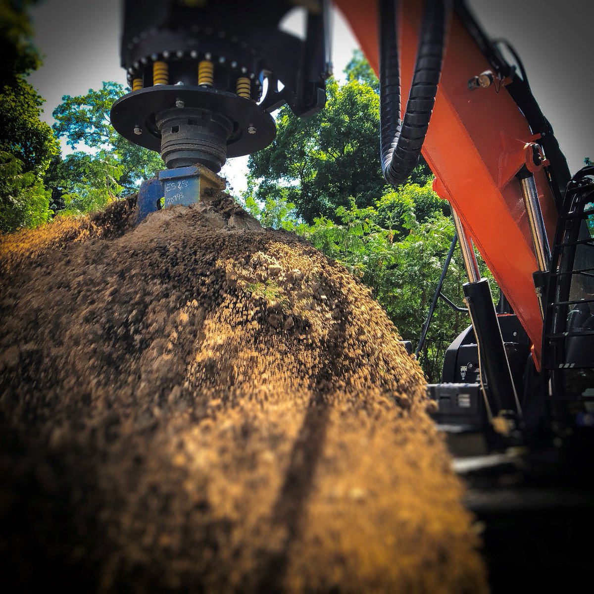 Commitment to excellence, superior service are just a few reasons our good customer @turnkeyshoring continues to put his trust in @geax_drill &amp; Selix Equipment Inc
#GEAX #drill #Drills #drilllife #eatsleepdrillrepeat  #deepfoundations #montreal #toronto #drillingthe6ix #caissons
