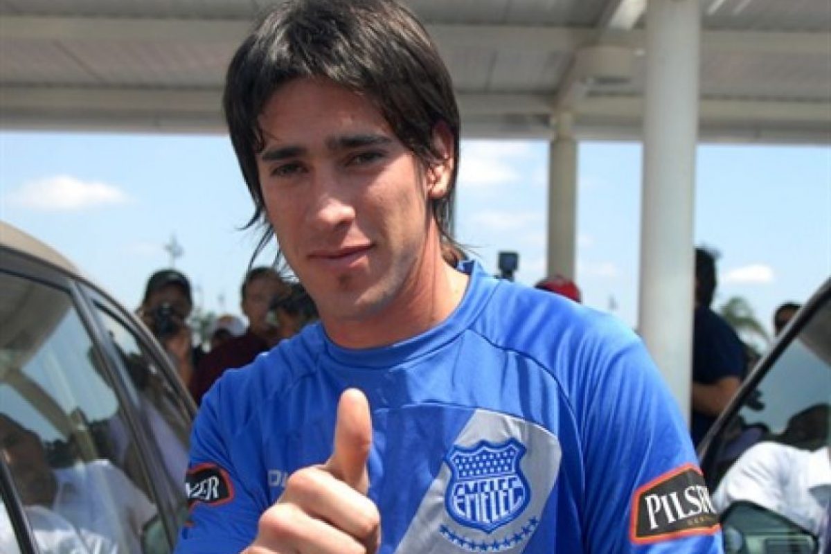 RadioDibluFM's tweet photo. Pablo Pérez recordó su pasó por Emelec y guarda gratos recuerdos de su paso por la institución guayaquileña. Dijo:"Ya es hora para Emelec en la Libertadores, soy un hincha más". ¿Qué es lo que más recuerdas del volante en filas azules?
Info: @diegoteran93
#ModoDiblu https://t.co/r0Ib5GzxBo