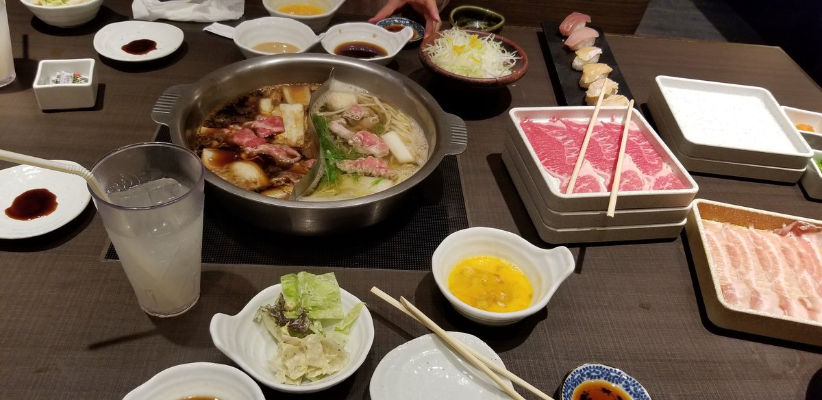 dbmy925's tweet photo. 体重　82.0㎏
体脂肪量　31.8㎏

お昼は食べませんでした。
おやつに息をするかのごとくセブンのキャラメルポップコーン2袋とさけるチーズ1こ食べました。
そろそろ女子の日終わるから頑張りたいのに…
夕飯
親友様とゆずあんに！

#ダイエットwithジョン https://t.co/7kWdjb3m18