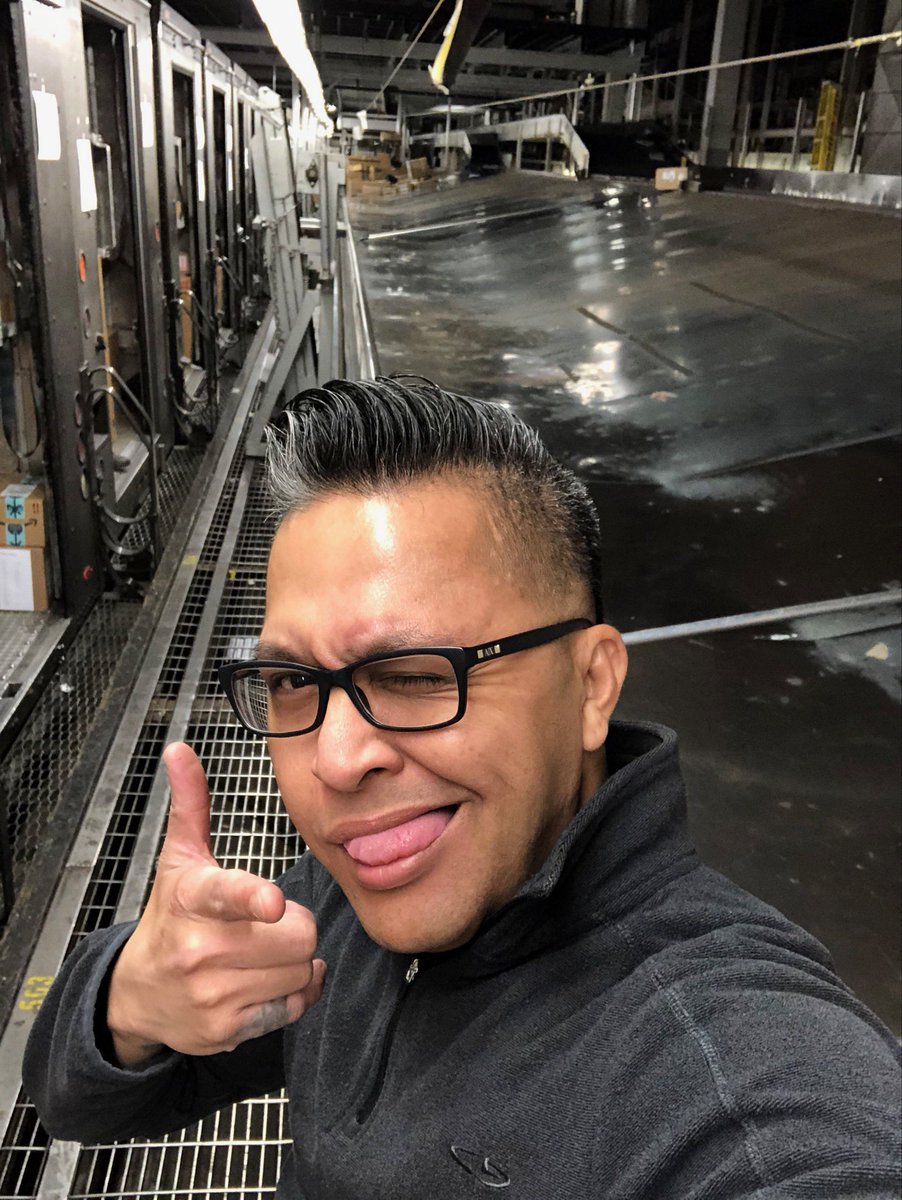 PreloadVan's tweet image. Van Nuys Preload close door