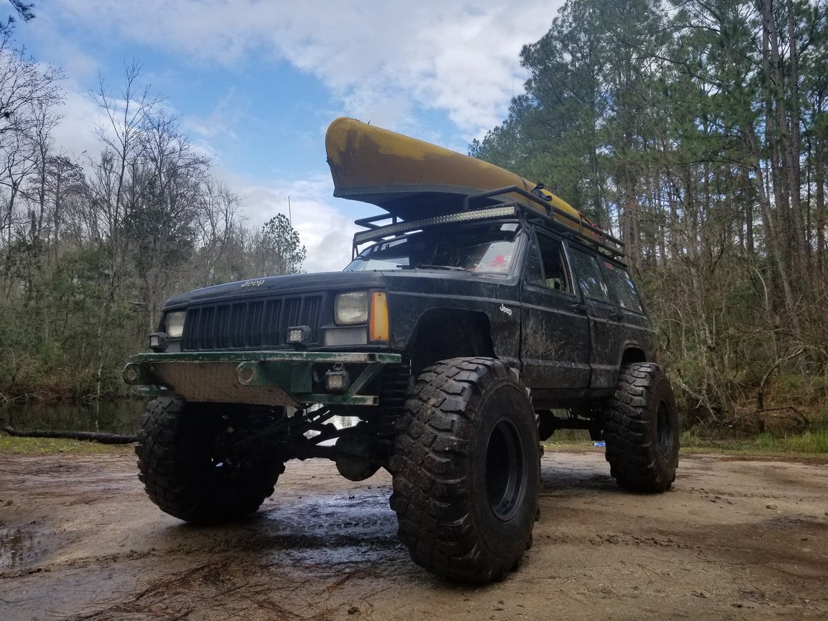 XJ on 40s 😈 #jeep #jeeplife #jeepmafia #jeepdaily #4x4 #jeepwrangler #jeepfreaksofflorida
