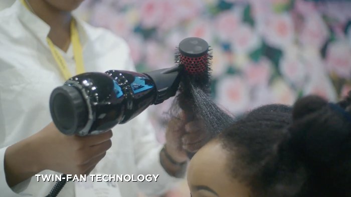 CollexiaUK's tweet photo. Great film clip of #collexia dryers at on the Denman Live and the HJ Live stages @Salon_Intl 2018.  Thanks to @DenmanBrush for showing the power and performance of Colexia  https://t.co/F8A6qO6gjR https://t.co/xHT6J9AXnx