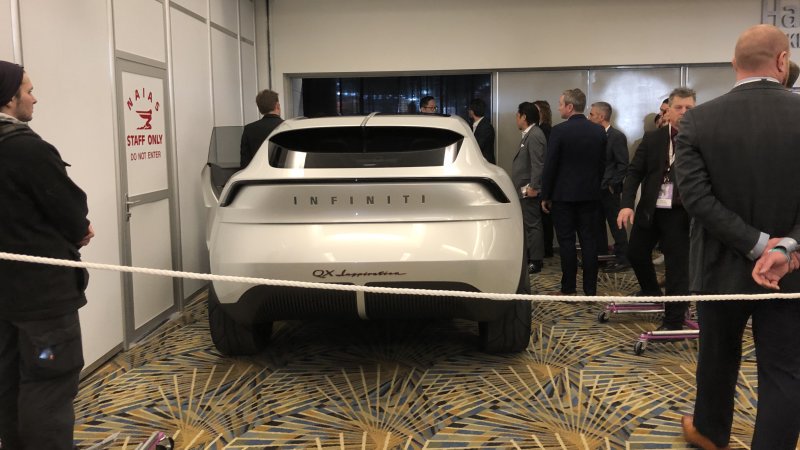 Infiniti QX Inspiration fails to drive onstage at Detroit Auto Show reveal dlvr.it/Qwfw5y