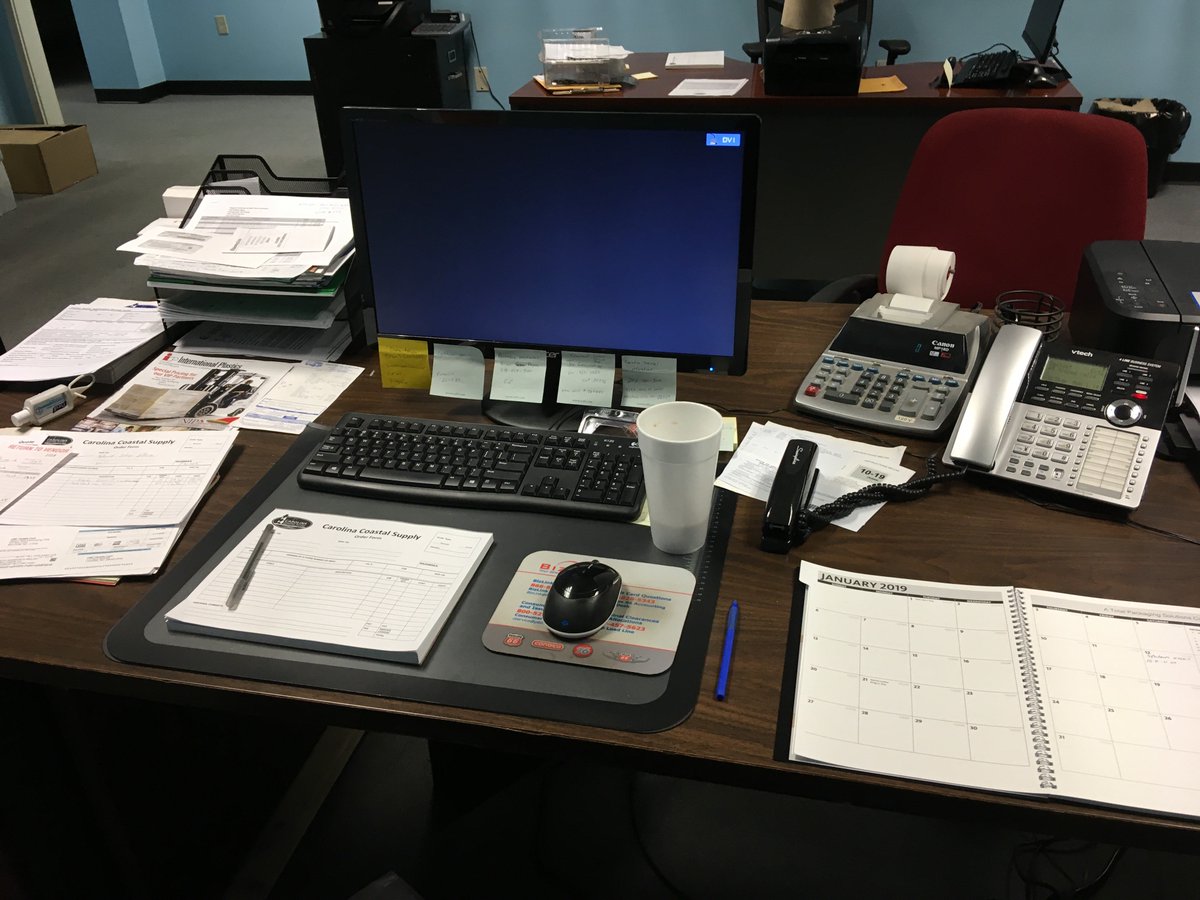 CC_PJS's tweet image. Clean your space, clear your mind! #cleanyourdeskday #carolinacoastalsupply #jansan #janitorialsupplies #packaging #ccpjssupplies #followccpjs