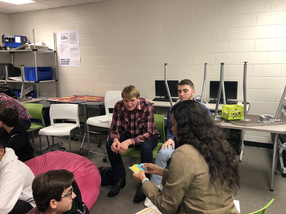 MillCreekEPIC's tweet photo. Thankful that Assistant Principal Mintz stopped by and played along with our Junior Engineers in the @GeorgiaPower presentation today! #sheisEPIC #poweringeducation https://t.co/jOWiqCm5rr