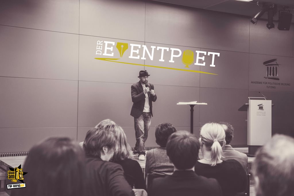 whoami_academy's tweet photo. Der Eventpoet
Der #Eventpoet begeistert die BesucherInnen Ihrer #Veranstaltung für Ihre Veranstaltungsinhalte und Botschaften. Musikalisch und lyrisch hochkarätige, interaktive #Performances sorgen dafür, dass Ihre #Message mit Freude nachhaltig verinnerlicht wird. https://t.co/lDXi7MHhkL