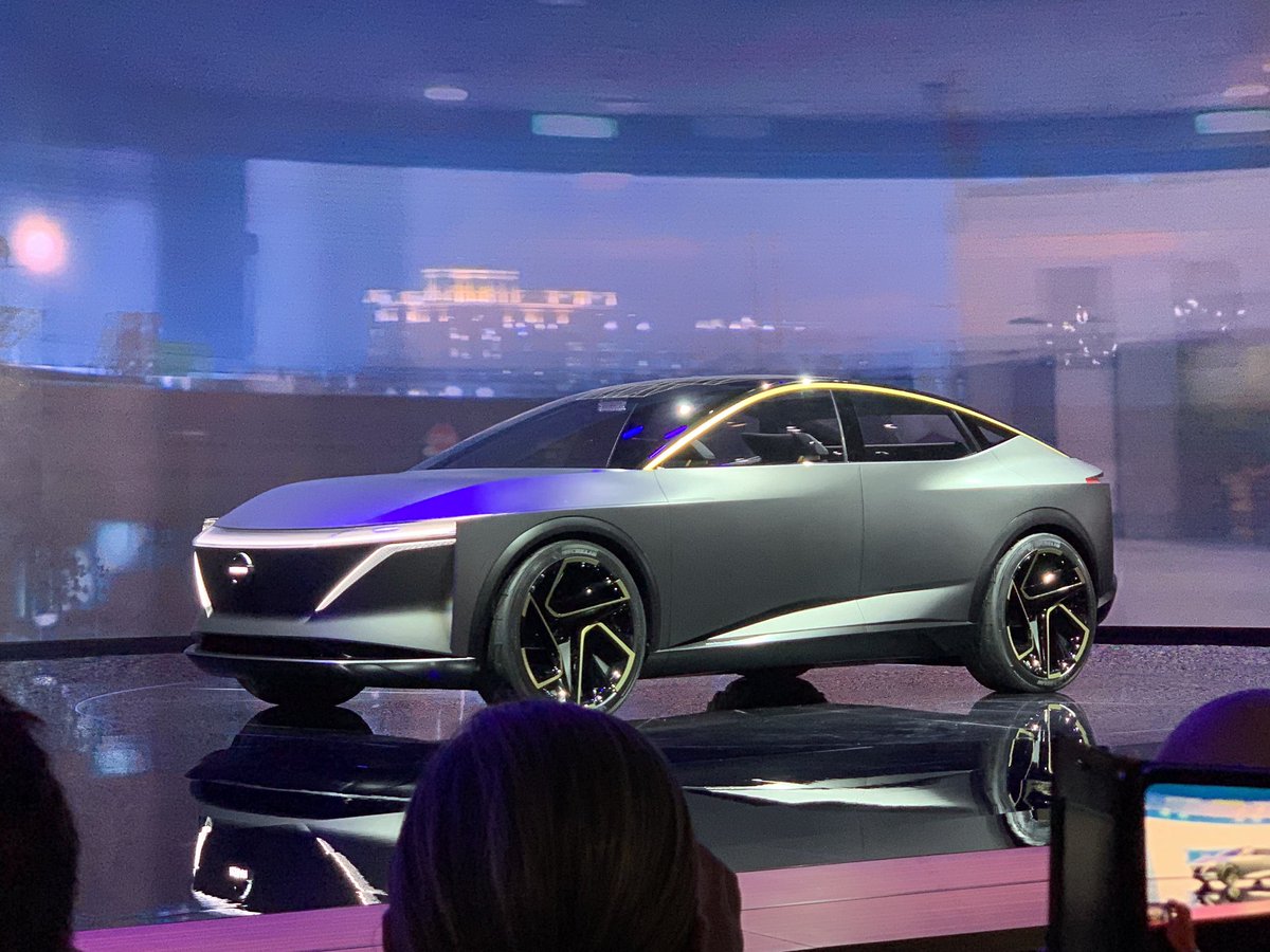 freep's tweet image. A new @Nissan concept is revealed. #naias2019