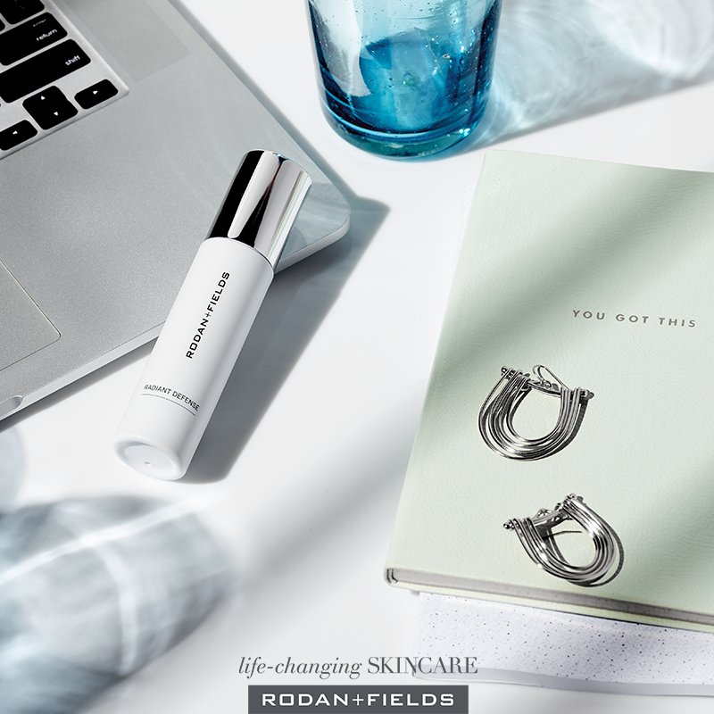 BCavanaugh's tweet image. Got a case of the Mondays? Our tinted Radiant Defense Perfecting Liquid will get you glowing — at least on the outside.

Learn how Radiant Defense Perfecting Liquid protects your skin in three ways: ow.ly/PkEe50k8Auf