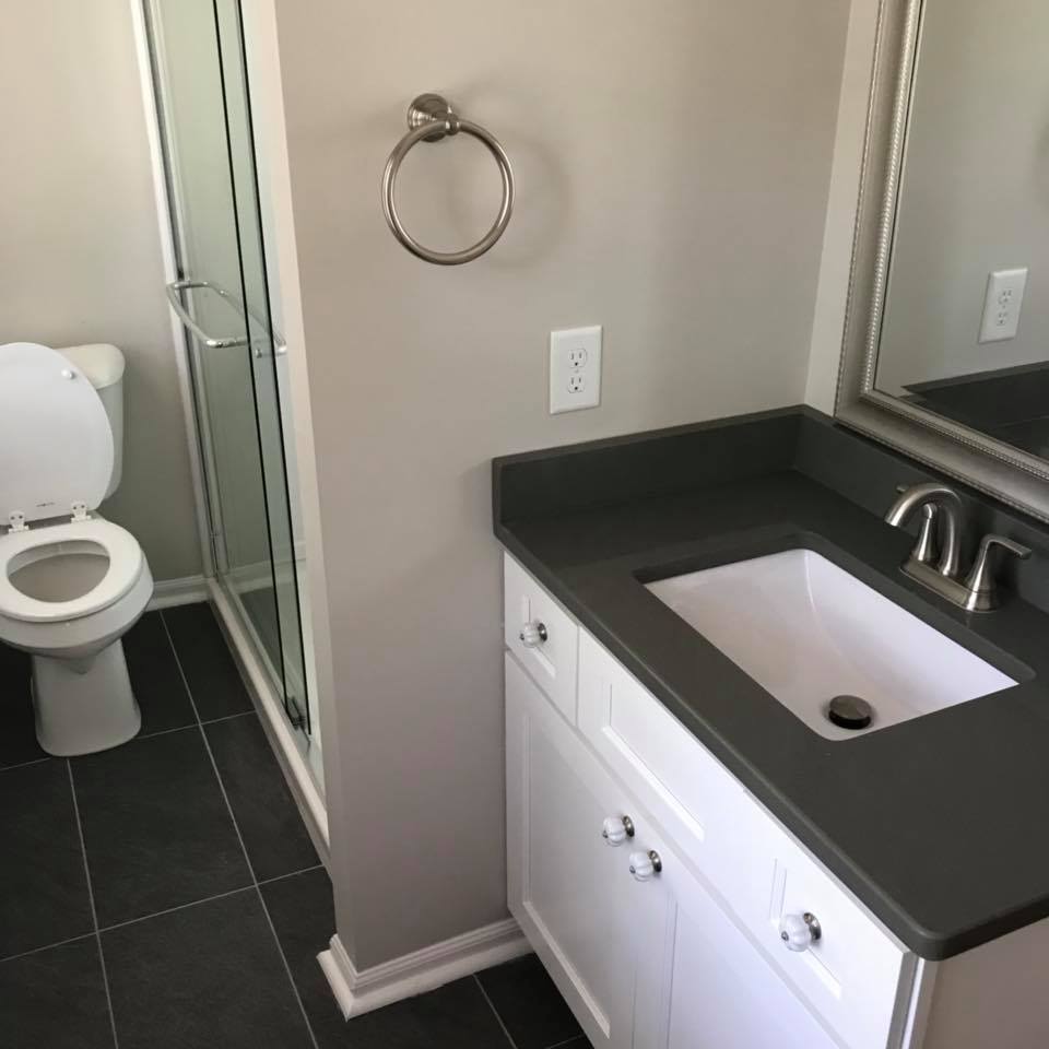 ApexMarble1's tweet photo. Look at this Carrara quartz and deep gray. Such complementing finishing touches!
#House https://t.co/CJP1WxIuQU