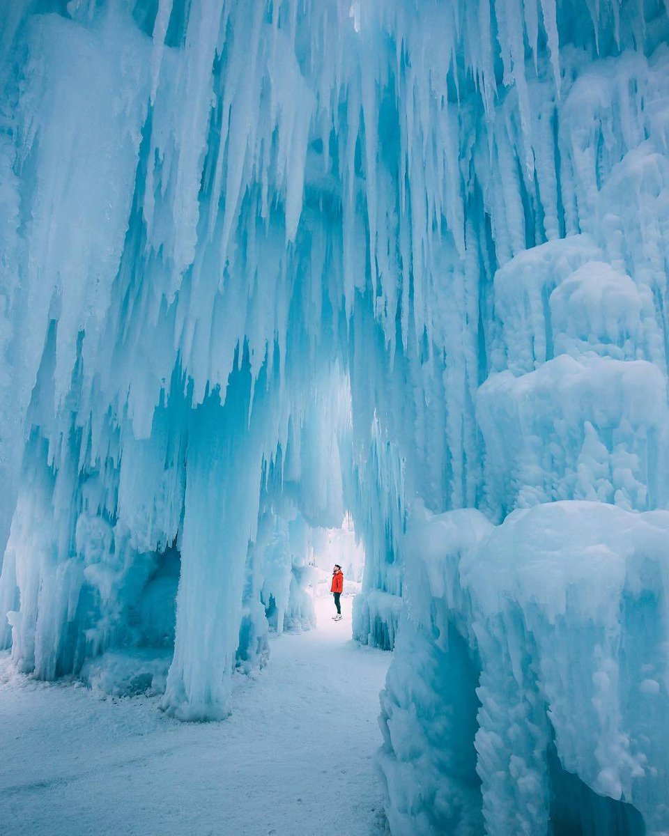 “The very basic core of a man's living spirit is his passion for adventure. The joy of life comes from our encounters with new experiences...”
― Christopher McCandless

#privatejet #VIPTravel #RedCarpetService #wheredoyouwanttogo
#airlinecharter

📷<a href="/handluggageonly/">Hand Luggage Only</a> — at Alberta.