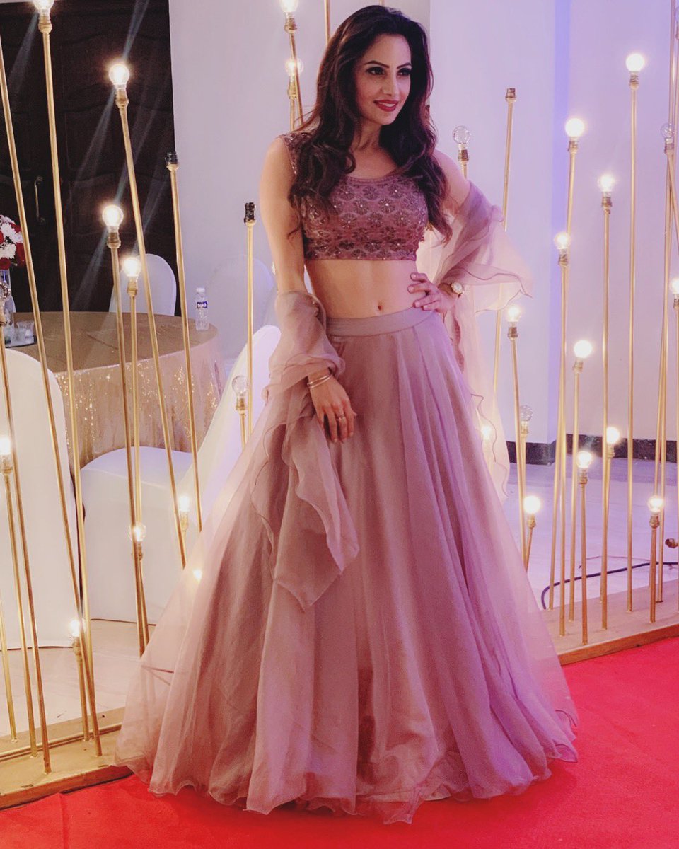 AnchorPiya's tweet photo. SPREAD HAPPINESS WHEREVER U GO #GenuineSmile #WorldIsMine ...#Outfit #AmasStudio Available At #SimranFashions #LajpatNagar Thanks Anil Soni @aniljsoni And Sukhdev Singh Tony @sukhdevtony ...#Jewellery #Omsons @omsons_bridal_store https://t.co/MK887vqJ9o