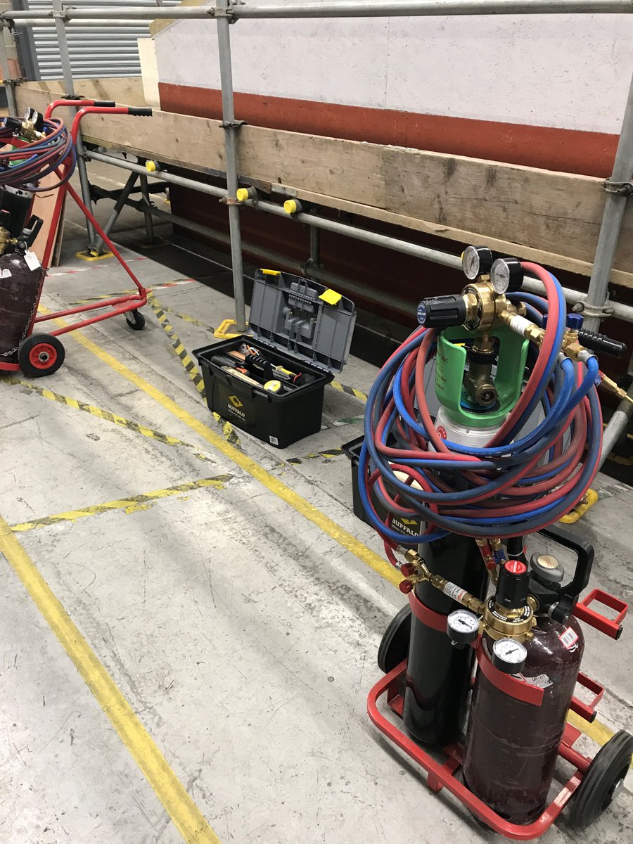 NCTS_2017's tweet photo. We love Monday Morning's!  It's the start of a brand new week of roofing training at our training centre in Hoddesdon.  This morning we were all ready and raring to go for our Lead Welding &amp; Bossing Course.  #roofing #training #MondayMorning https://t.co/A32nbLjeTU