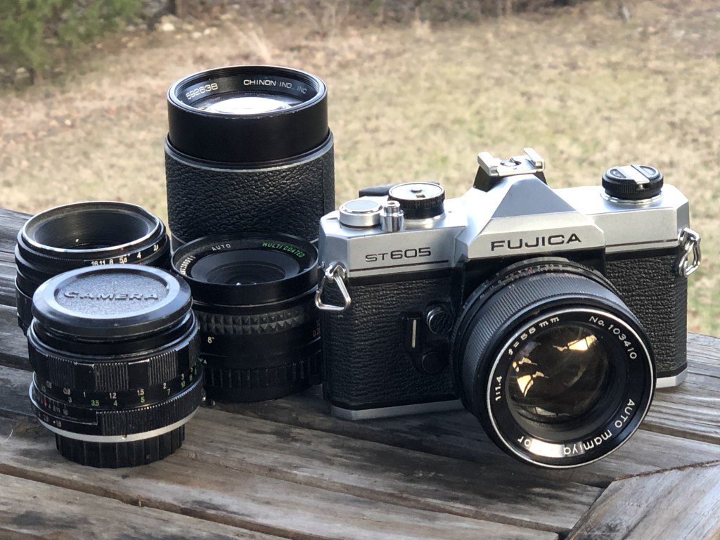 benjamim_king's tweet photo. What kind of camera can you get for $7.50? https://t.co/AeHbjqys1R https://t.co/GK71OtV4MR