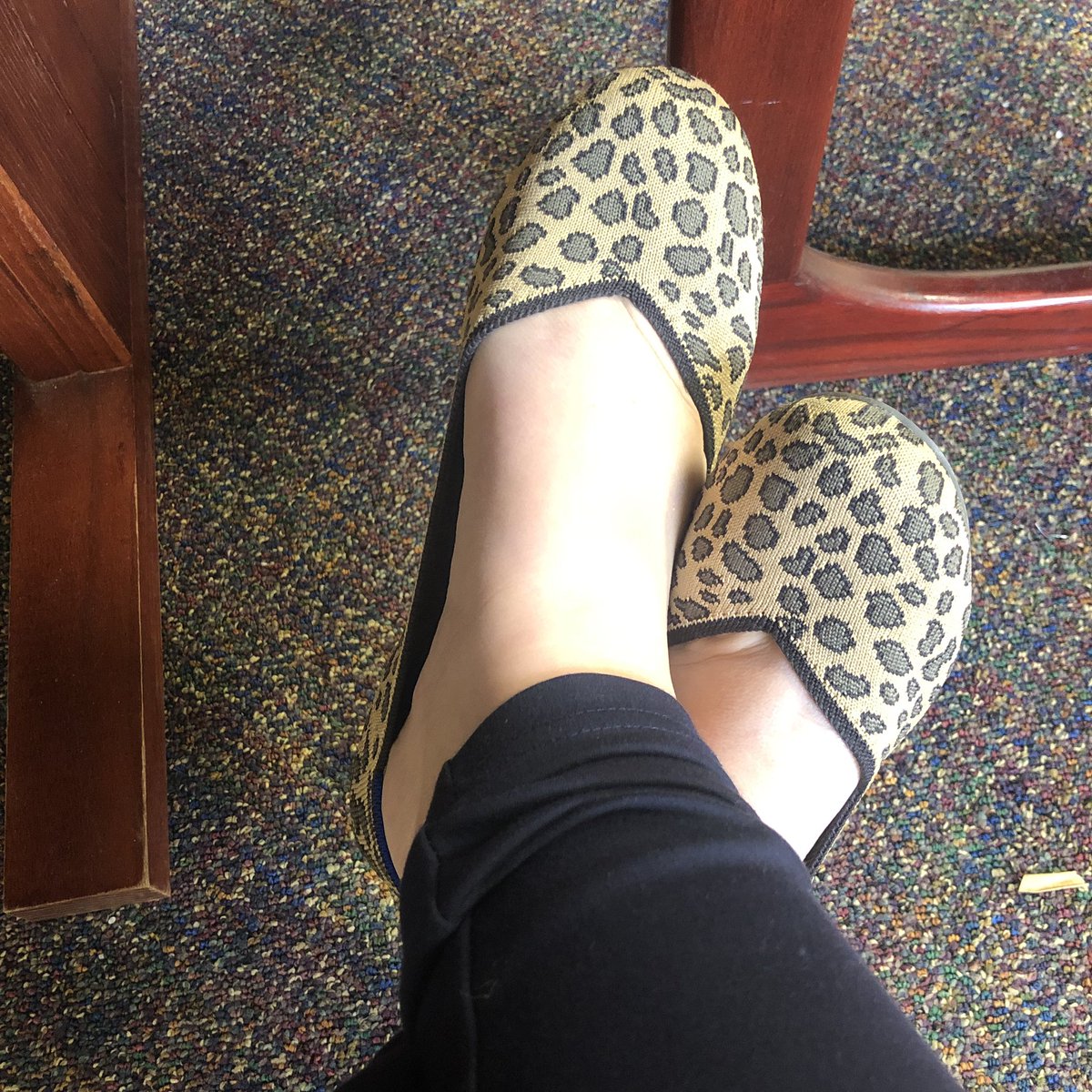 WearingMascara's tweet photo. Obsessed with my Rothy’s! Here’s a coupon/code for $20 off your first pair! https://t.co/Xeu1ScnDWR #rothys #rothysinthewild #rothysshoes #rothysdiscount #rothyscode https://t.co/45R9eNZimp
