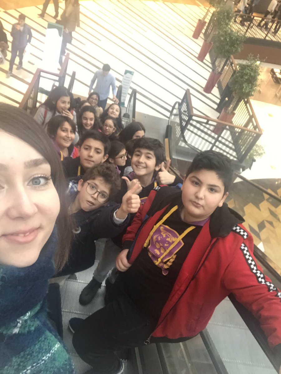 HandeKaraosman's tweet photo. 6-A U-Coach etkinliğinde çok eğlendi 😊👊🏻👫🐥 @GaziemirKampus @HuriyeTosun2 https://t.co/6sy0xUnh0j