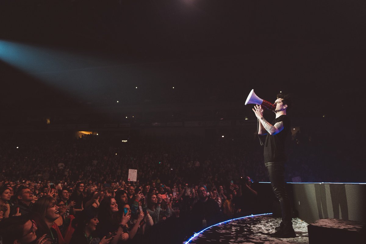 PanicAtTheDisco's tweet photo. Danced all the way through Manchester 🙌 https://t.co/seX78GWTG0