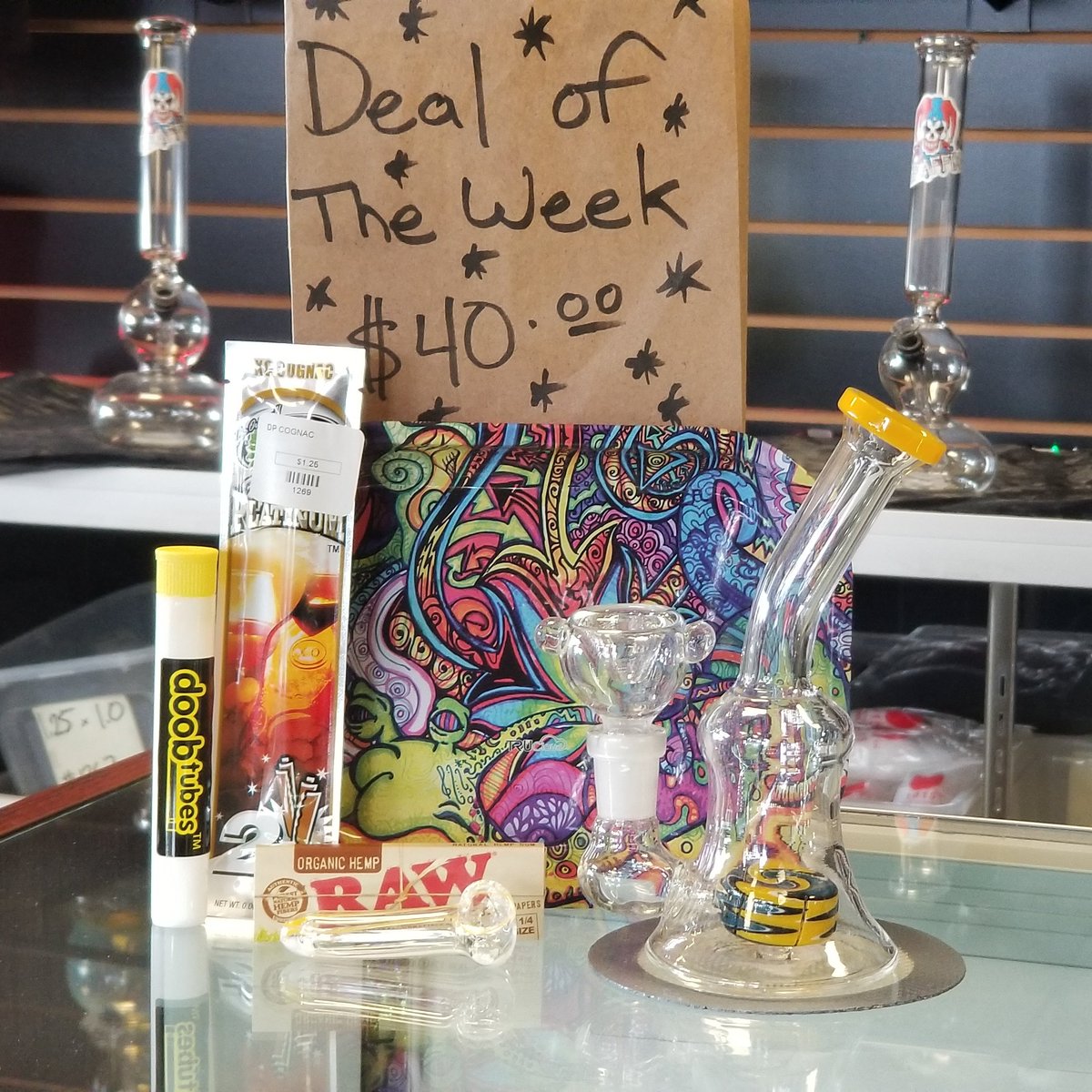 HiSocietyAZ's tweet photo. Deal of the week ! $40.00 mini oil rig, mini handpipe, rolling tray, doob tube, raw rolling papers, 2pk blunt wraps. 
#highsociety #hsaz #twistedbongs #highsocietyaz #pmtwisted #oldschool #americanmade #wax #weed #fire #cannabis #ganja #green #kush #raw #doubleplatinum https://t.co/GWlMkHVrO0
