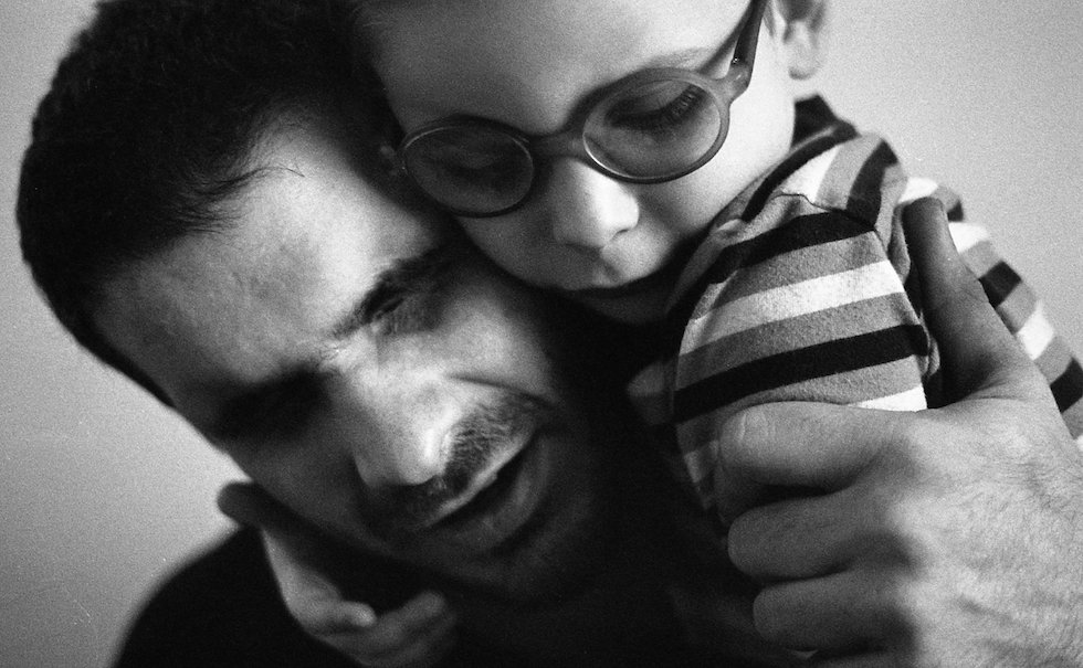 eSightFrance's tweet image. #MondayMotivation Je vous laisse admirer le merveilleux travail issu du projet documentaire #fovea par #SarahSeene qui met en lumière des personnes souffrant de #déficience #visuelle au Québec, à travers la #photographie. Bravo 👏 instagram.com/sarahseene/
#malvoyance #dmla