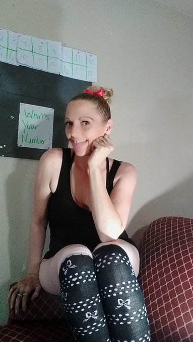 Today, instead of spending your lunch break with that same ol' cold lunchbox, stop by and hang out with<a href="/tag/newprofilepic"class="tags"><span>#newprofilepic</span></a>