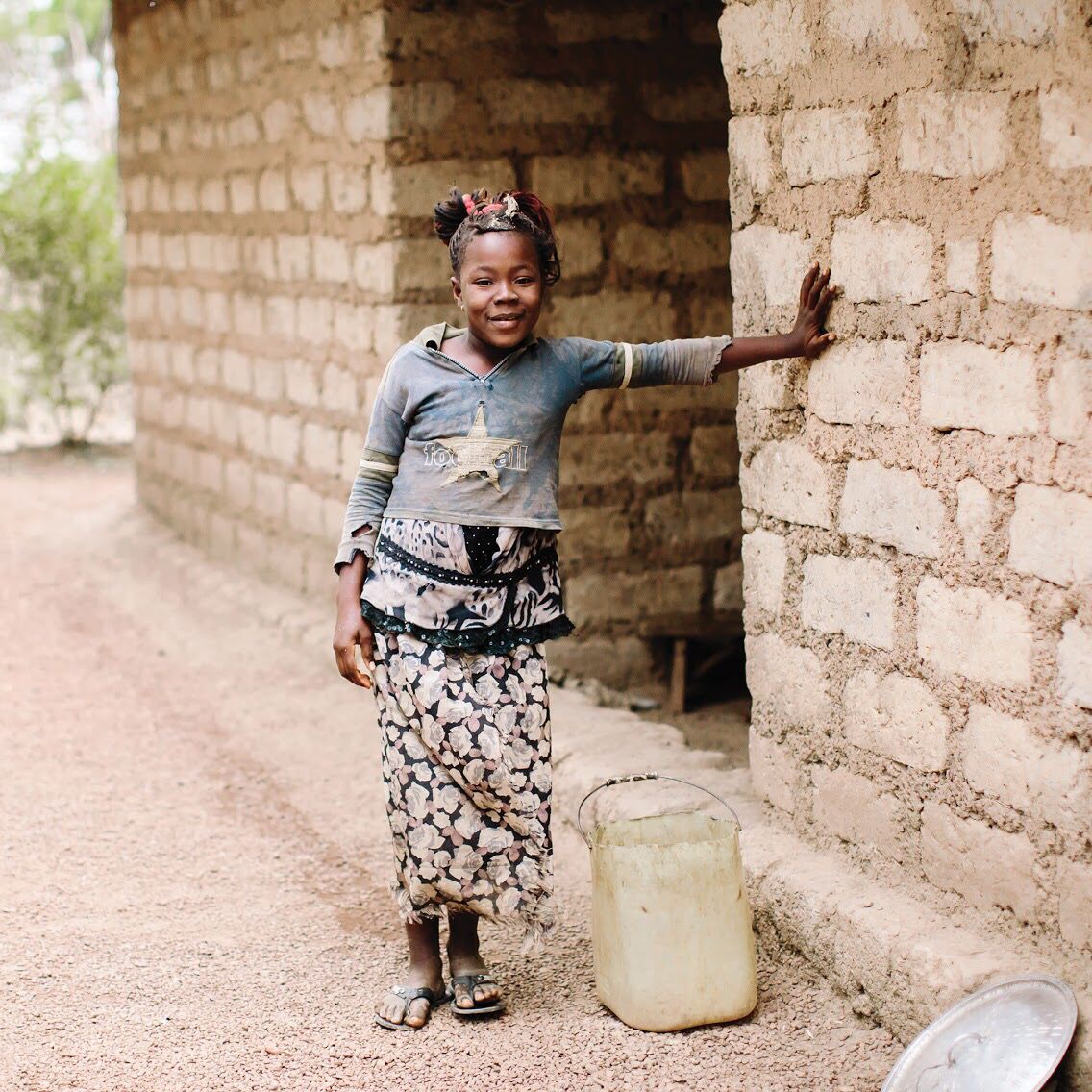 letthemLOL's tweet photo. “It is only with gratitude that life becomes rich” - Dietrich Bonhoeffer - Thanks to the people of Sierra Leone and our incredible donors (of your treasures and time) for helping us know true wealth firsthand! #letthemlol #gratitude #quoteoftheday https://t.co/iipcRHgO81