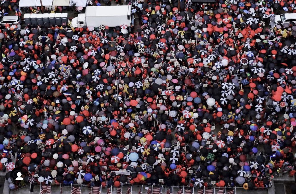 UTLAnow's tweet image. Today is the beginning of a new day for our students! We&apos;re on strike because our students and our classrooms cannot wait any longer. We cannot continue on without the nurses, counselors, and librarians our students need. #Strike4Ed #WeAreLA #UTLASrong