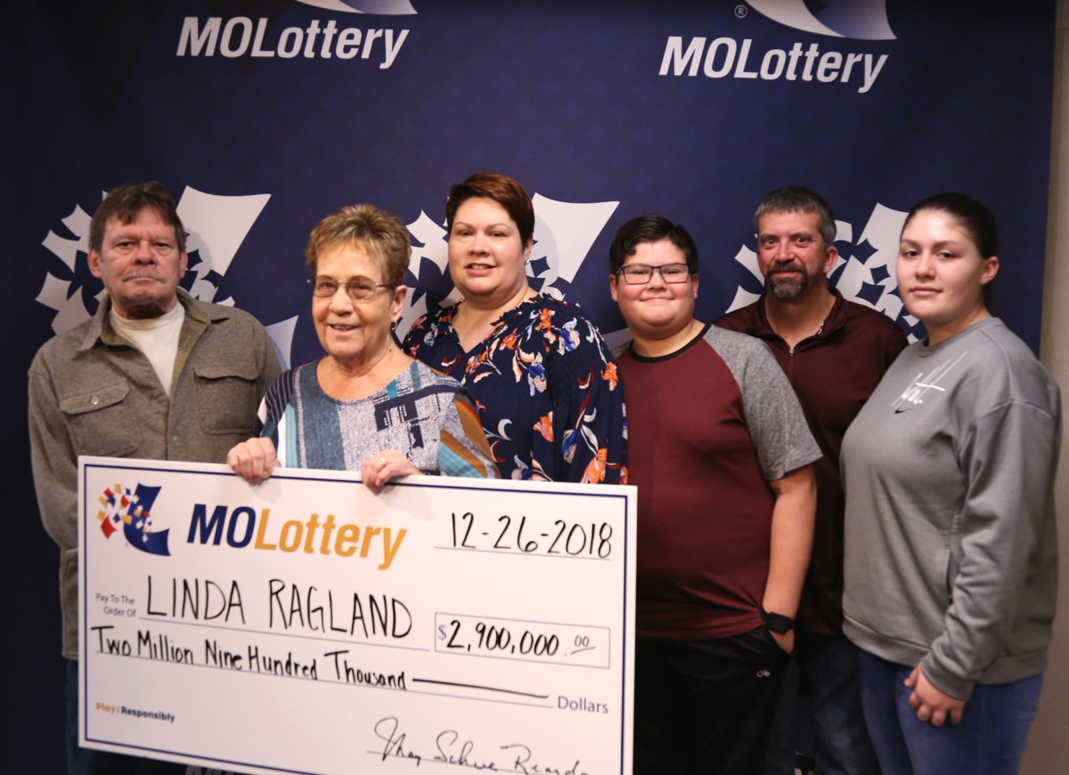 BreakTime85's tweet photo. 7,10,16,22,27,39--Linda Ragland of Rolla hit it big with these numbers playing Lotto on December 26th. We were proud to be the store that sold her this winning ticket. Congrats to Linda and her family! #Lotto #GetItAtBreakTime https://t.co/V6ySpoK8pN