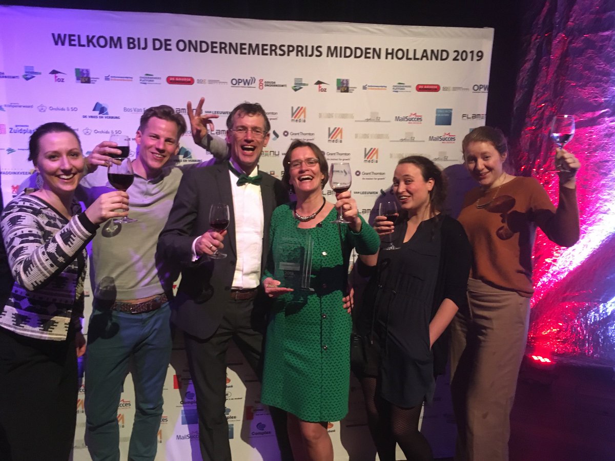 Merosch_'s tweet image. Fantastische avond! #winnaars bedankt @MiddenHolland voor deze mooie prijs. #ondernemersprijs #trots