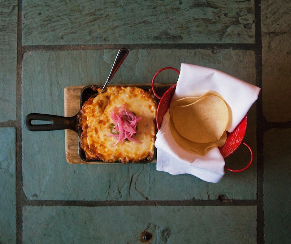 IsalitaA2's tweet photo. Our Queso puts the FUN in Fundido! #queso #fundio #cheese
Pictured: Queso Fundido https://t.co/9mSZteYJn6