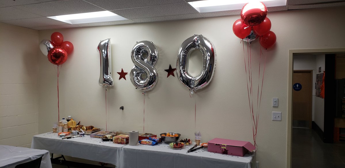 EricHansen_88's tweet photo. Thank You to all the Associates of HD8572. We are celebrating 180 Days Safe today. This is just the start of a day full of good food and Thanks. #180days #SafetyAwareness @Josephareyes83 @SteveWoodsHD @AntonioQ8572 @LeslieCruz915 https://t.co/tpasFT0Fnd