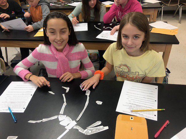 HickoryMS_Hawks's tweet photo. 7th grade students in Mr. Drake's class collaborating on the Fossil Find activity today in Life Science. Reconstructing the past with evidence found today! Great job Hawks! #lifescience #fossils #hawksatwork https://t.co/7WQpPFFUcV
