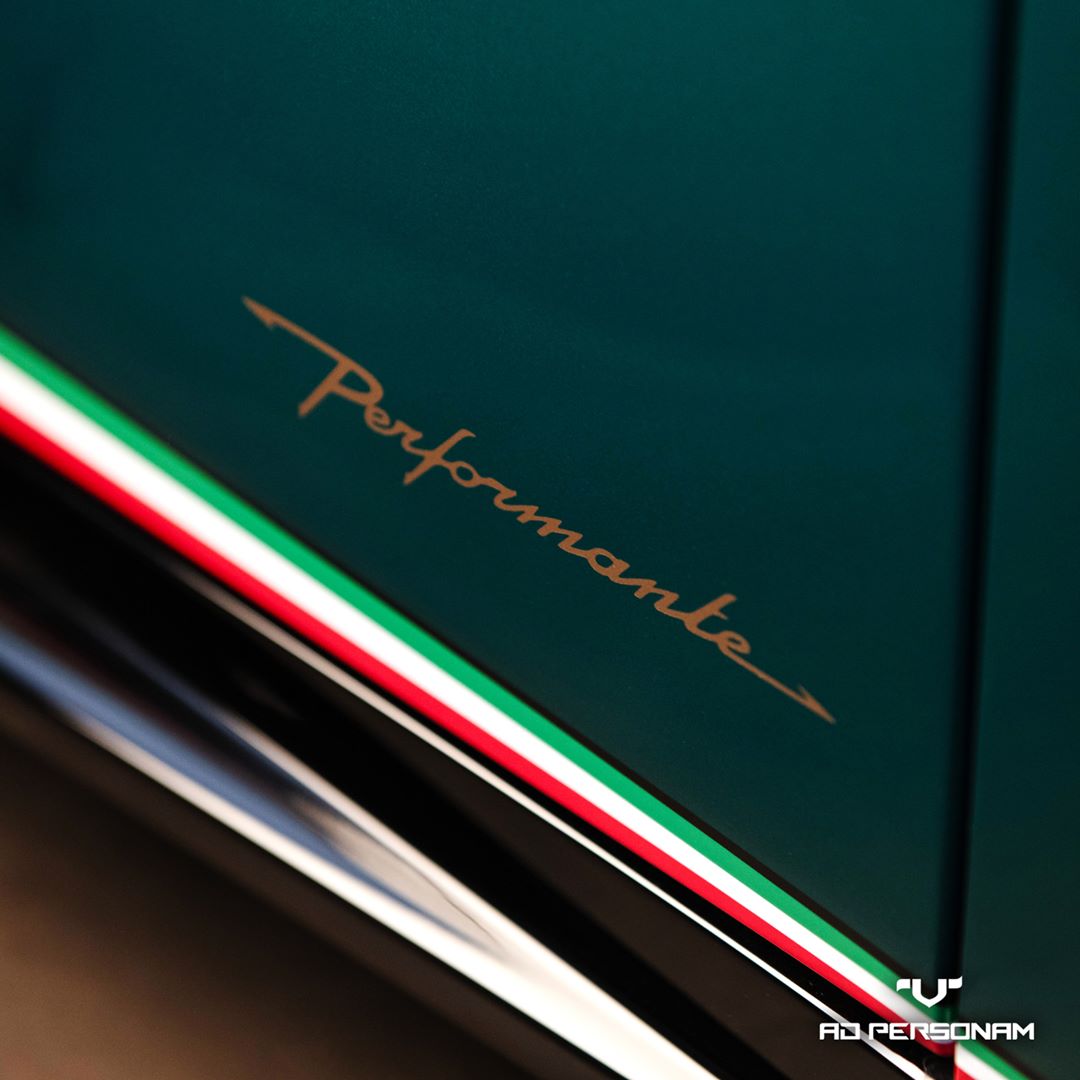 lamborghiniorl's tweet image. Your choice is what makes things unique. Do it on your Lamborghini Huracán Performante with our customization program Ad Personam: you can add special features to your Super Sports Car, like the logo in Bronzo Oreadi on the side. #MakeItUnique… dlvr.it/QwfyR5