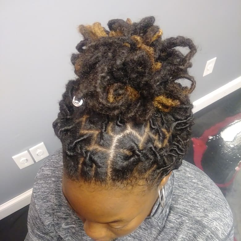 #mdsalon #mdlocstylist #dmvlocstylist #barryfletcherproducts #selftaught #naturalhaircare #locjewelry #uniquelookssalonandbarbershop #suitlandmdsalon #locstylist #locnation #locs #locupdo #womenwithlocs #childrenwithlocs #menwithlocs #locsandlovebykeshia